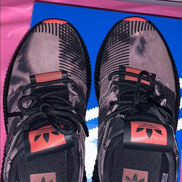 Sale! Adidas shoes - Picture 5 of 7